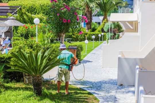 ergazomenoi tourismos